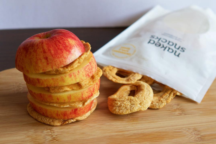 orchard apple rings snack interspersed between apple slices